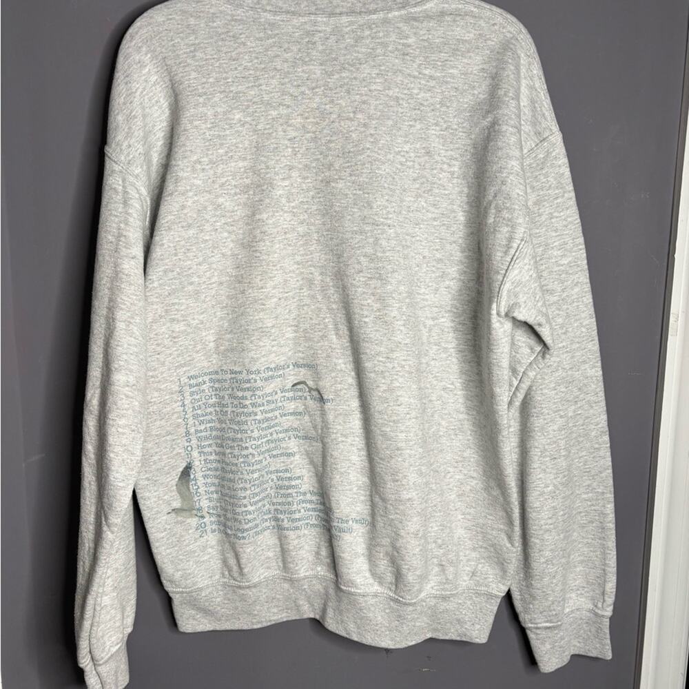 Taylor Swift 1989 Gray Long Sleeve Crewneck Sweatshirt Medium - Picture 7 of 8